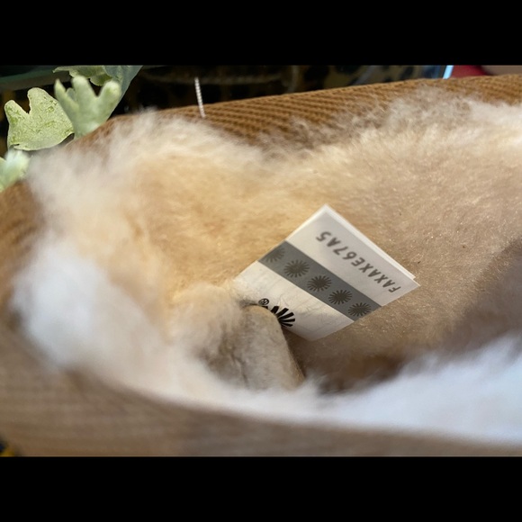 BNIB Authentic Ugg Woman’s Ultra Mini Leopard Boots - Picture 5 of 16